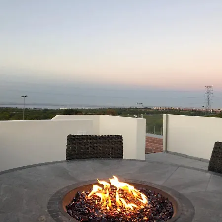 Villa Luxury 4 Bed Private With Option Of Heated Pool In Villamartin *