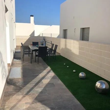 Luxury 4 Bed Private With Option Of Heated Pool In Villamartin * Alicante