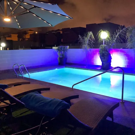 Villa Luxury 4 Bed Private With Option Of Heated Pool In Villamartin *