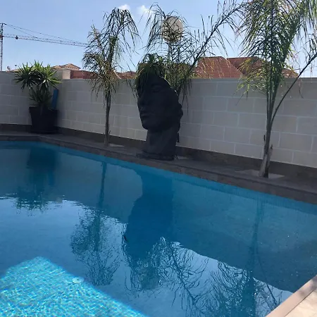 Luxury 4 Bed Private With Option Of Heated Pool In Villamartin Villa