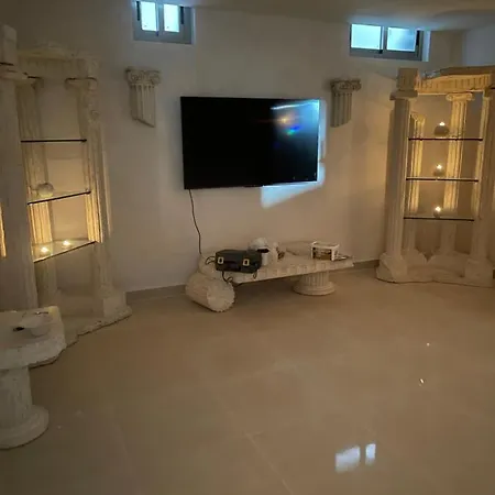 Villa Luxury 4 Bed Private With Option Of Heated Pool In Villamartin *
